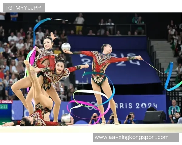 贺希宁微微一笑展现自信气场助力团队稳操胜券