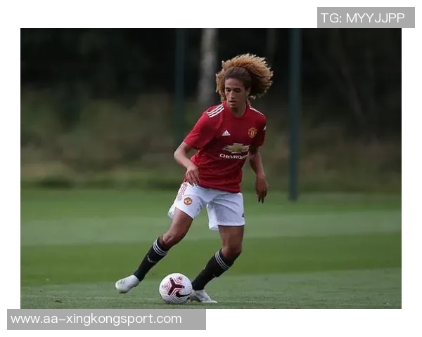 曼联新星哈迪签奖学金合同17岁后将转为职业合同