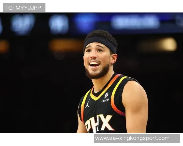 布克谈防守经验与平衡技巧展现自信心态