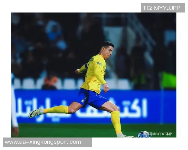 C罗国家队生涯迎来首张红牌40岁依旧闪耀226场143球46助攻成就辉煌